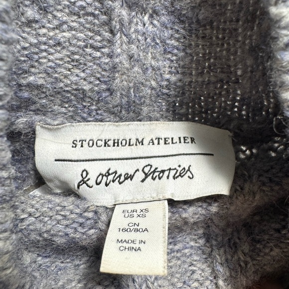 & Other Stories Oversized Cozy Turtleneck Sweater - Picture 4 of 8